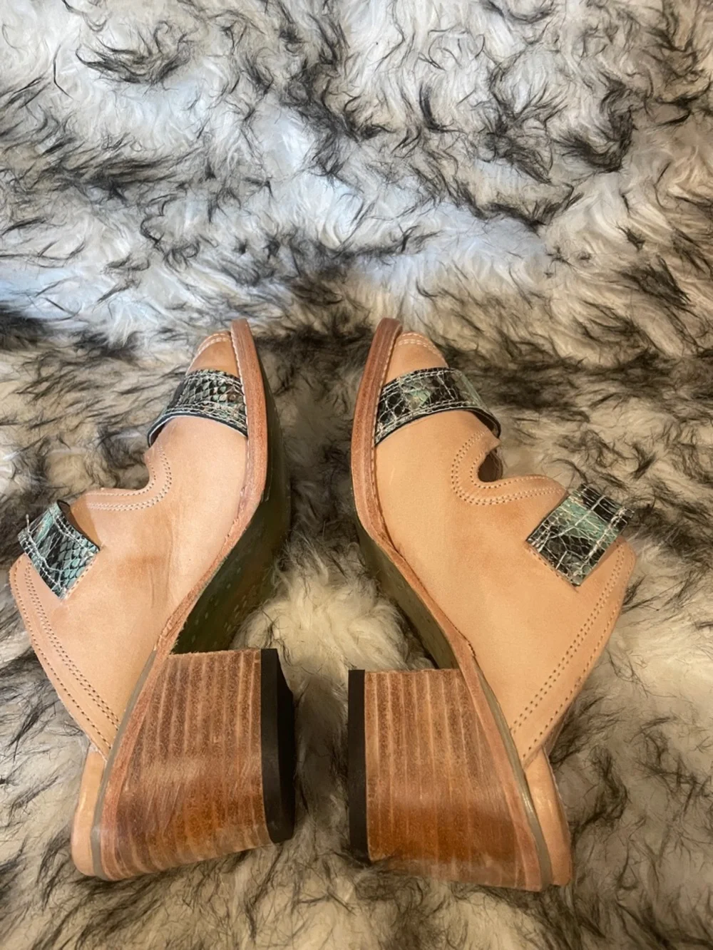 NEW Caprice Tan Leather Sandals Metallic Snake-Print Freebird by Steven BS3 - Picture 4 of 6